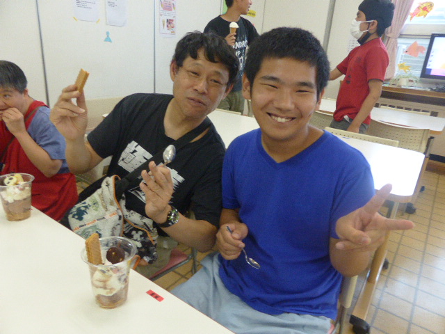 就労しらね　アイスパーティー