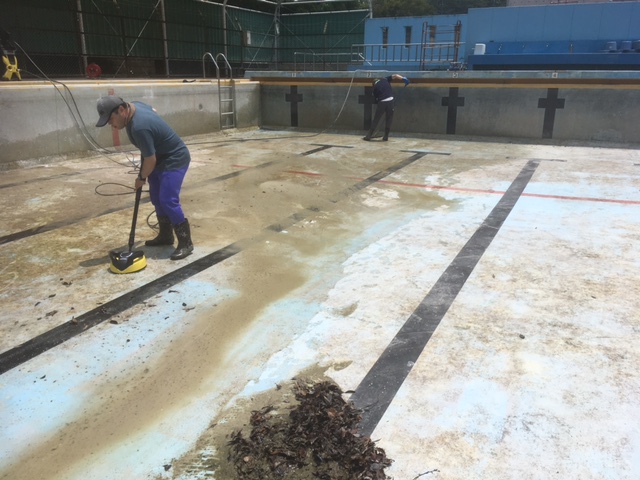 就労のぞみ 中学校のプール清掃を行いました！