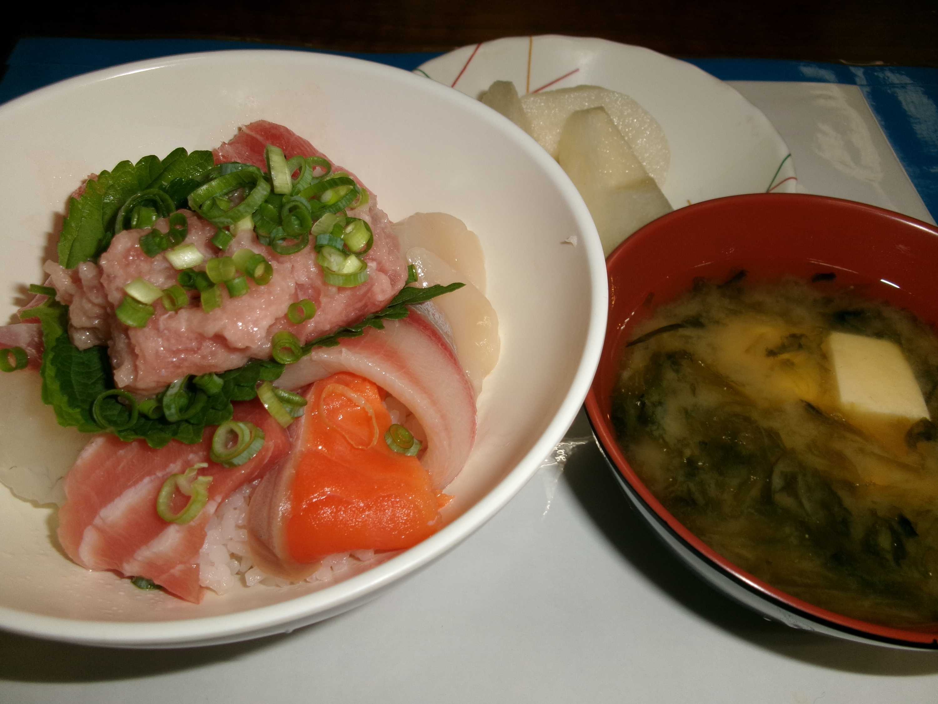 ホーム歩お楽しみ献立「海鮮丼」