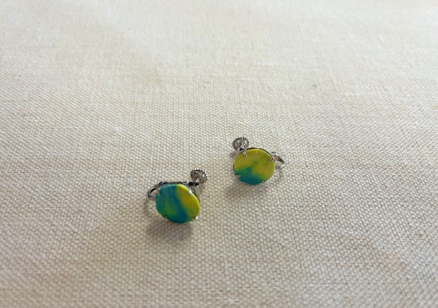 2025年度 風の丘 ペットボトルキャップでアクセサリーを作りました☆